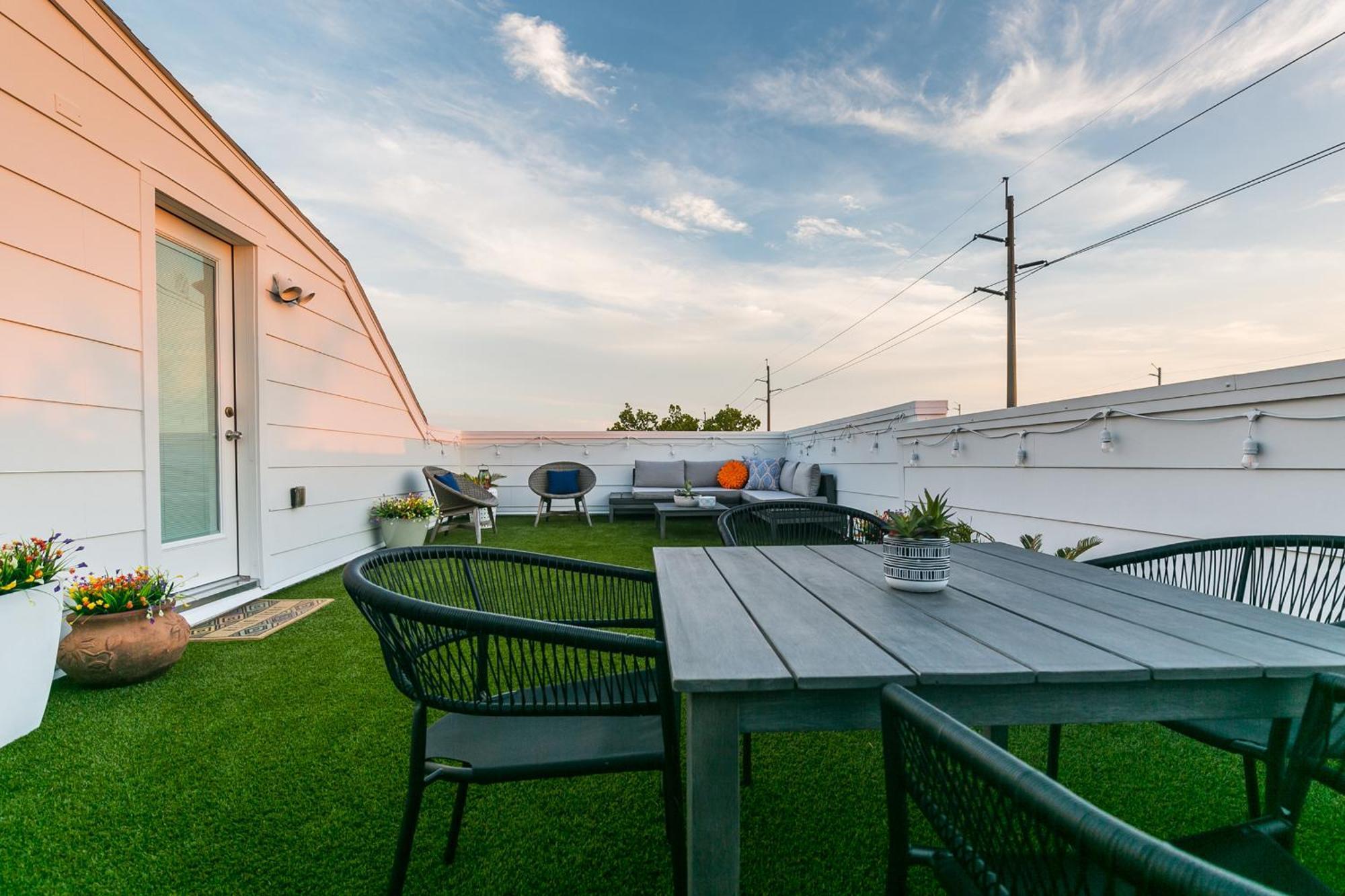 Montrose Guesthouse Suites By Dunyha Хьюстон Экстерьер фото