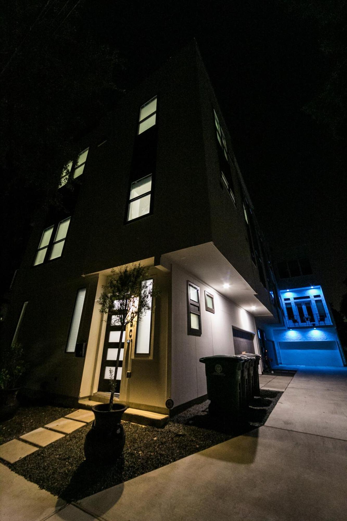Montrose Guesthouse Suites By Dunyha Хьюстон Экстерьер фото